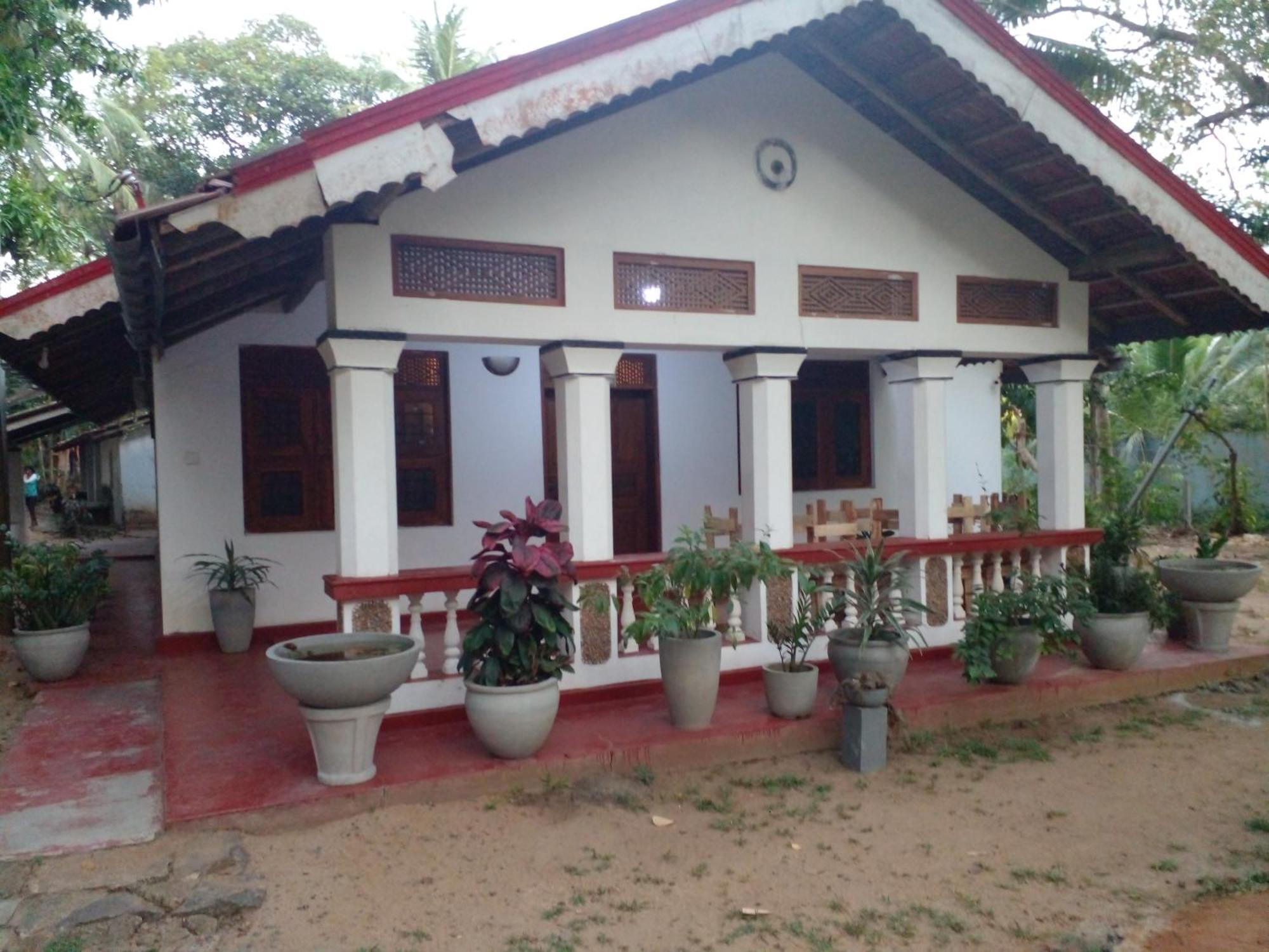 Hotel Golden Bell Tangalle Room photo